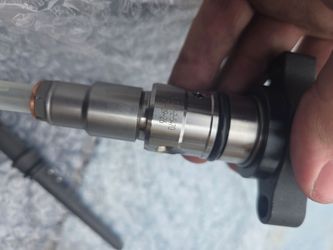 Cummins fuel injectors