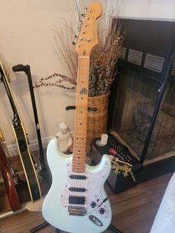 FS/FT - Modified 40th Anniversary Squier