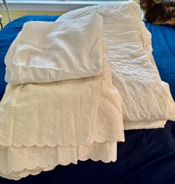 Ivory Eyelet Twin Bedspread/Coverlet and Bedskirt