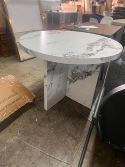 42” Round Faux Marble Dining Table