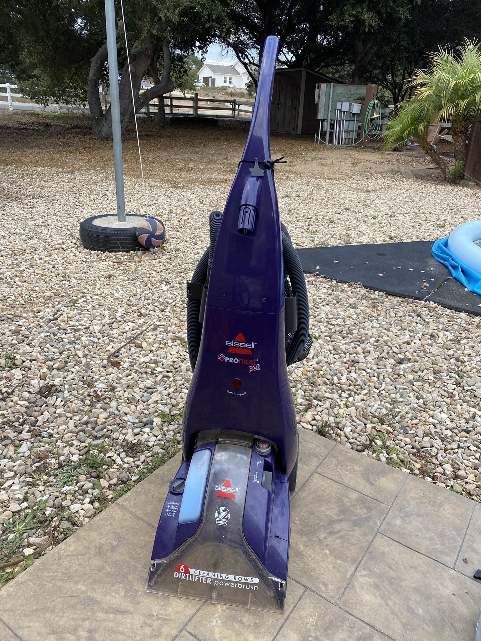 Bissel Shampooer With Attachments