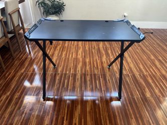 Gaming desk
