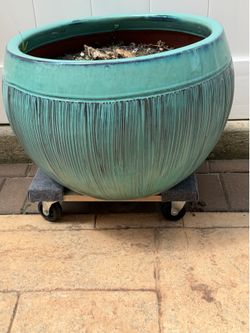 Ceramic planter