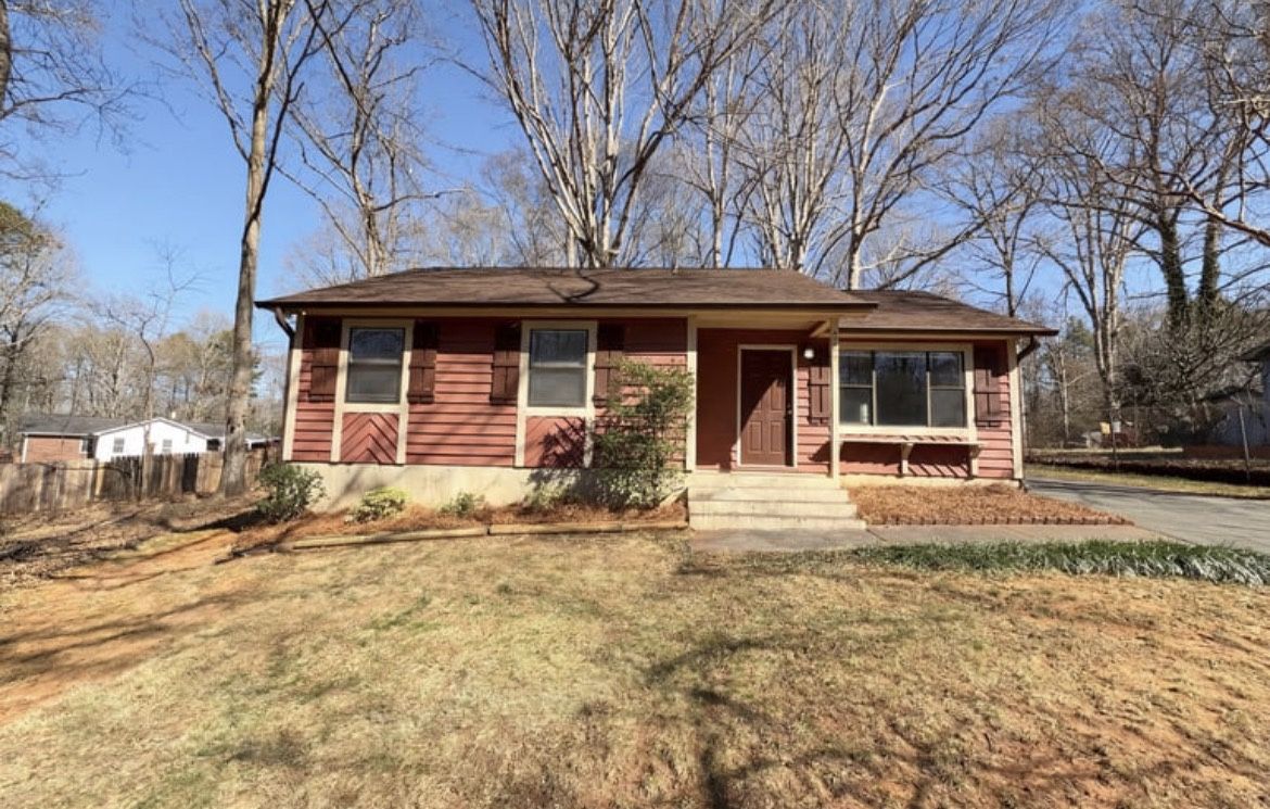 PEACEFUL SPACE FOR A GOOD FAMILY AVAILABLE.