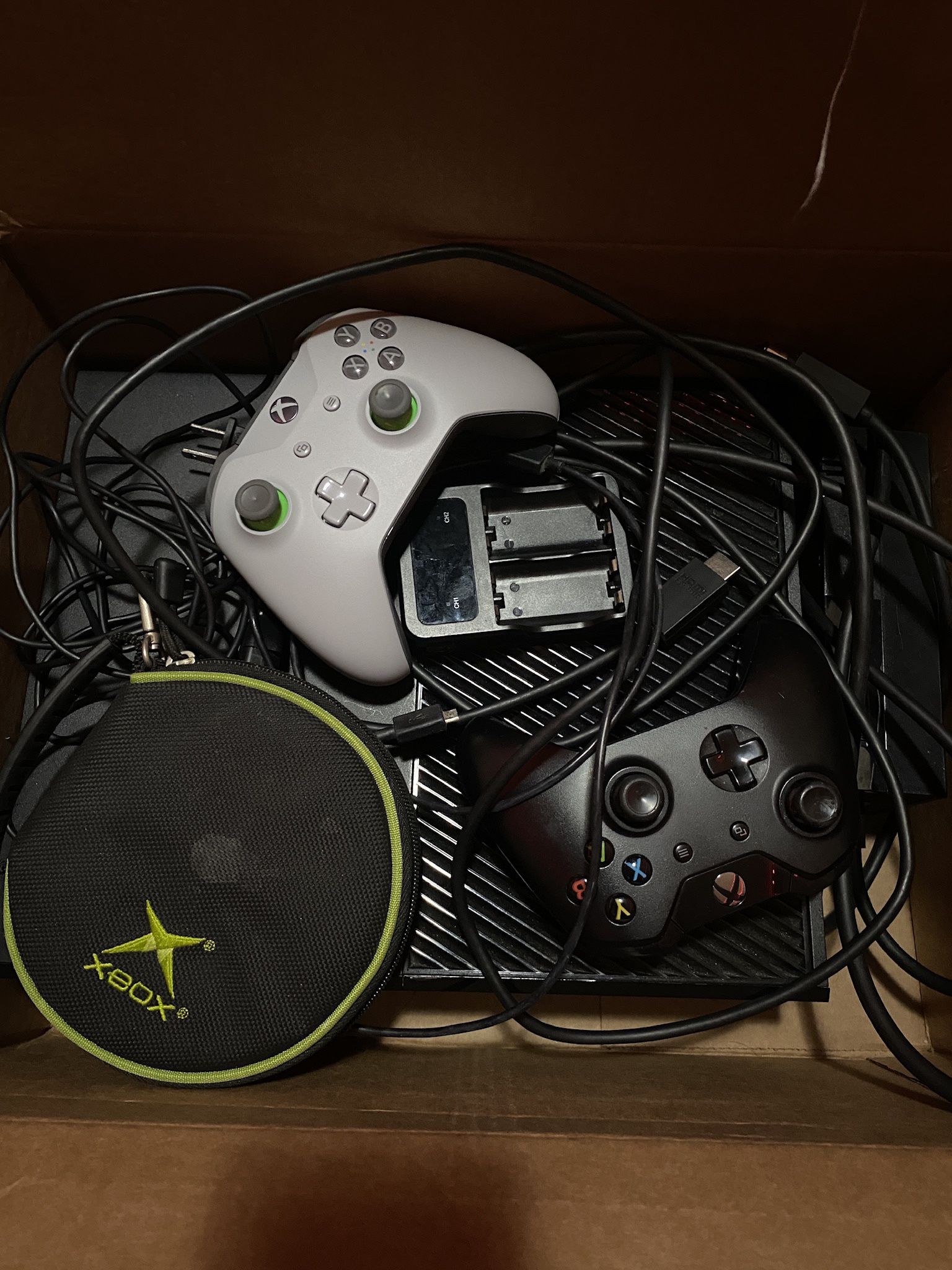 Xbox One (500gb) With 2 Controllers And Games