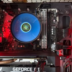 Gaming Computer With Monitoring Keyboard