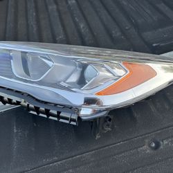 Headlights Ford Escape