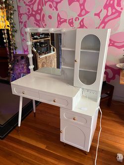 White Vanity Desk with Lighted Mirror