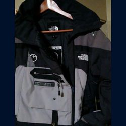 North Face Steep Tech Vtg Sz L women $499 accepting offers, more North Face or Nike Jordan Dub Zero or Jordan 6 Rings, Uggs North Face, in my listing 