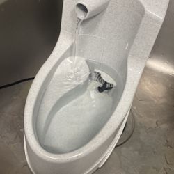 Pet Water fountain w/ filter 