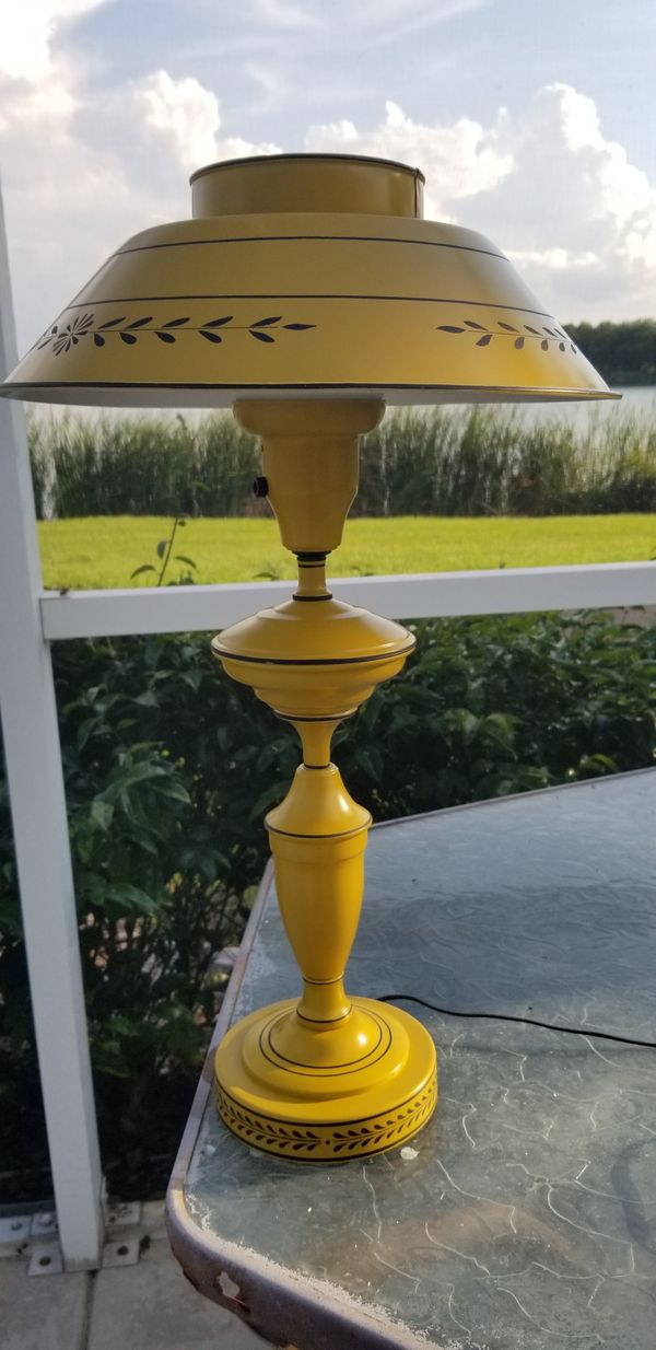 Vintage Metal Tole Lamp Antiques In Gibsonton Fl Offerup