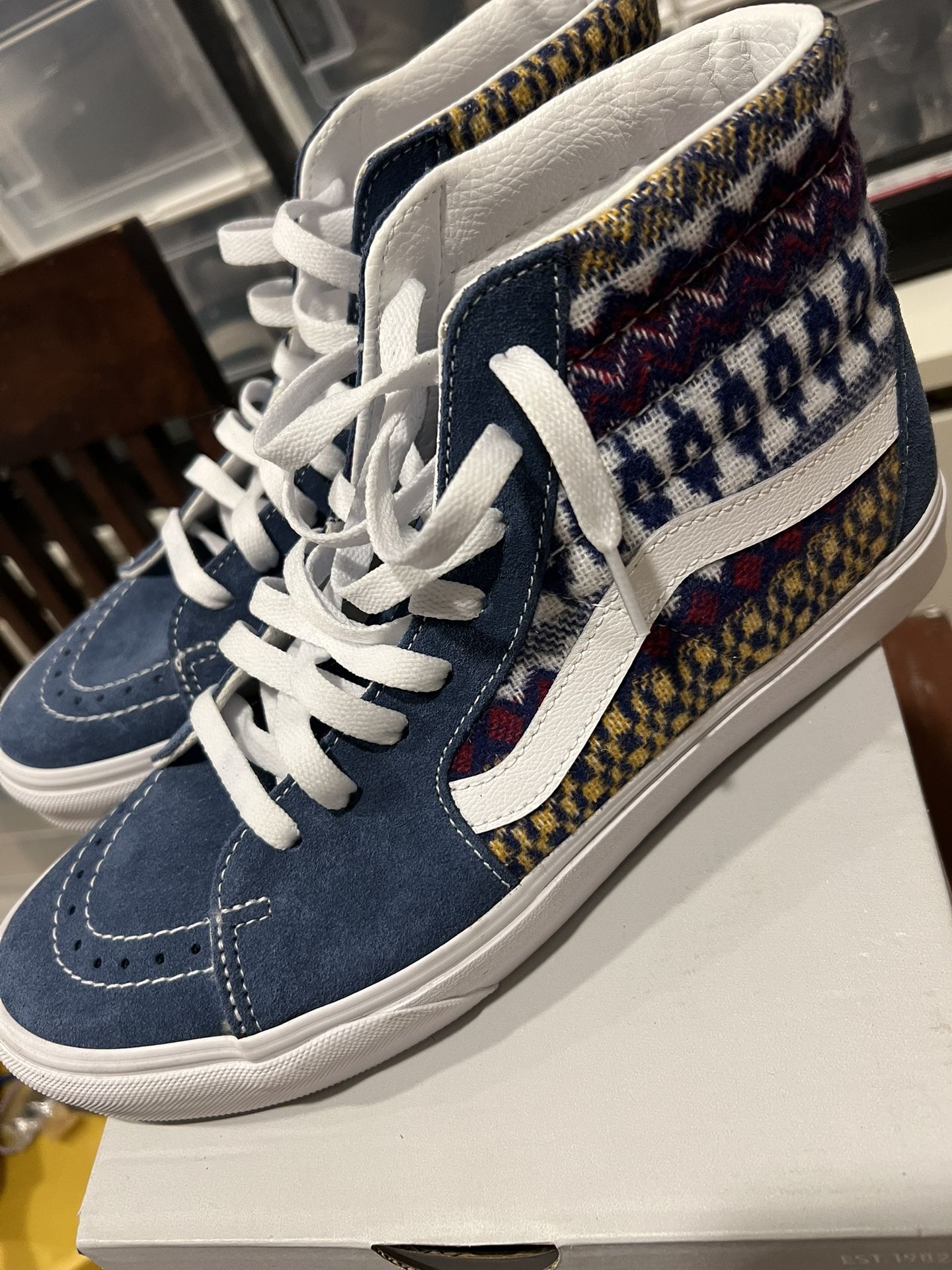 New Vans Shoes ( Men 9; Women 10.5)