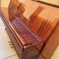 WIELER Upright Piano Mahogany Brown Wood 88 Keys 3 Pedals Serial 675497