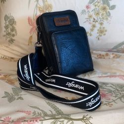 Wrangler Crossbody 
