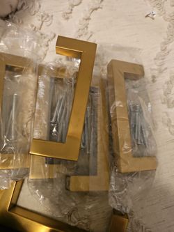 Cabinet handles gold