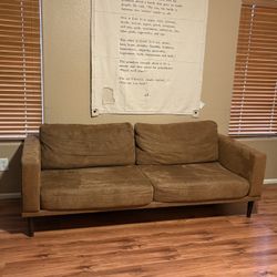 Couch In Great Condition 