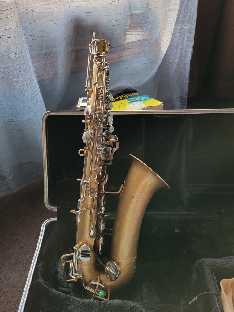 Bundy Saxaphone