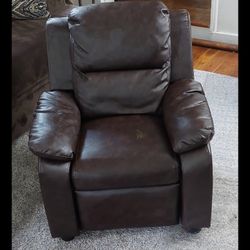 Childs Recliner, Brown 