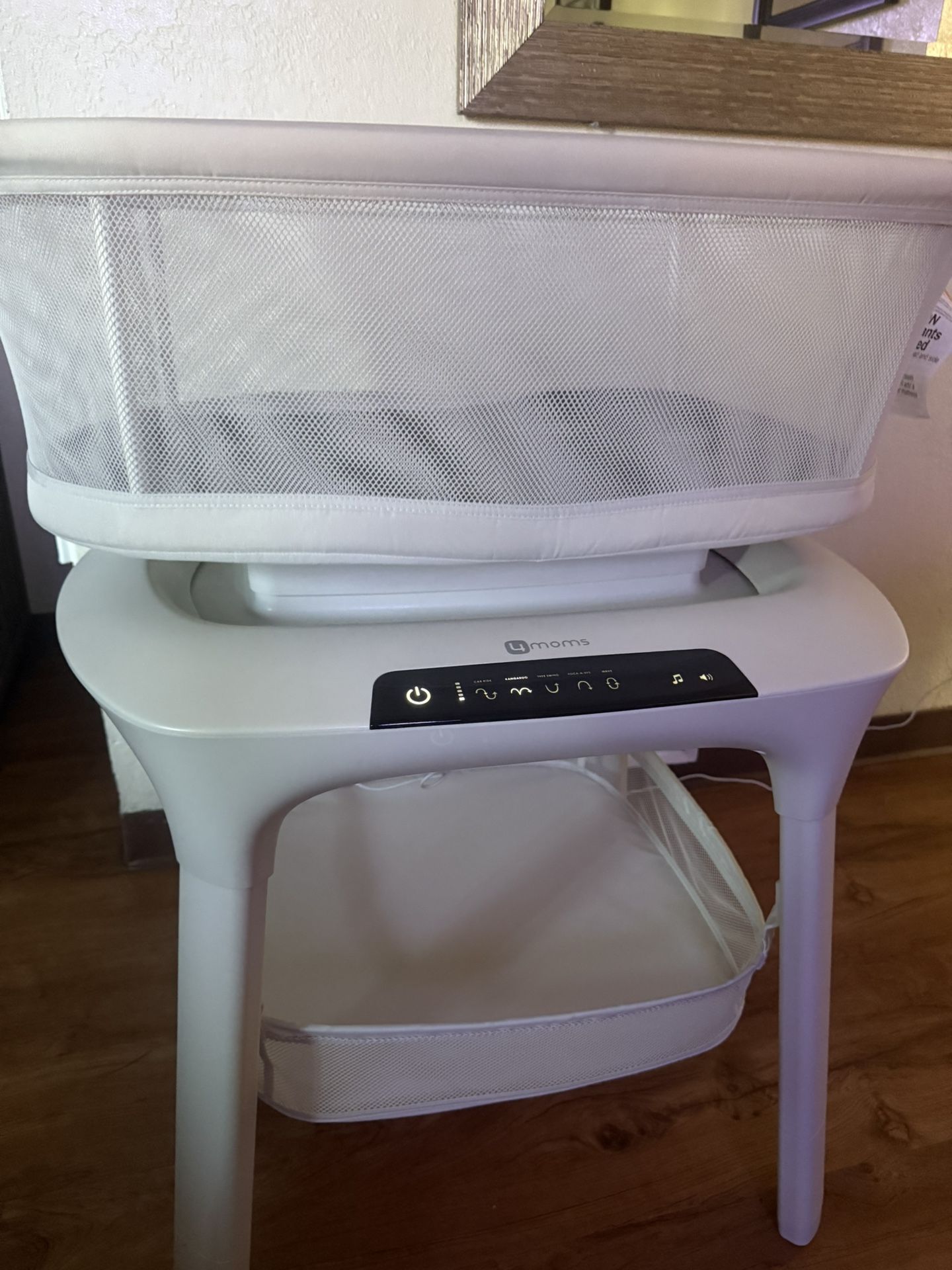 4 Moms Bassinet 