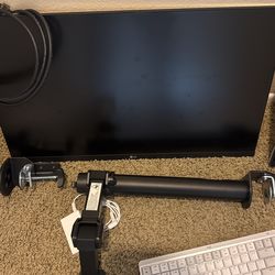 LG 27 In Monitor W Desk Stand