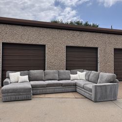 Huge U Shape Sectional In Gray 