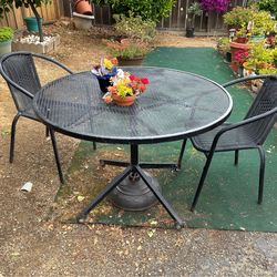 Outdoor table and 2 chairs