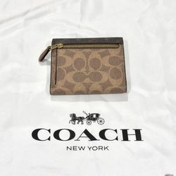 new condition coach wallet