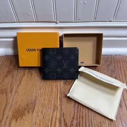 Black Leather Bi-Fold Wallet