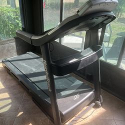 $1750 Nordic track Full Size Treadmill Needs Motherboard $125