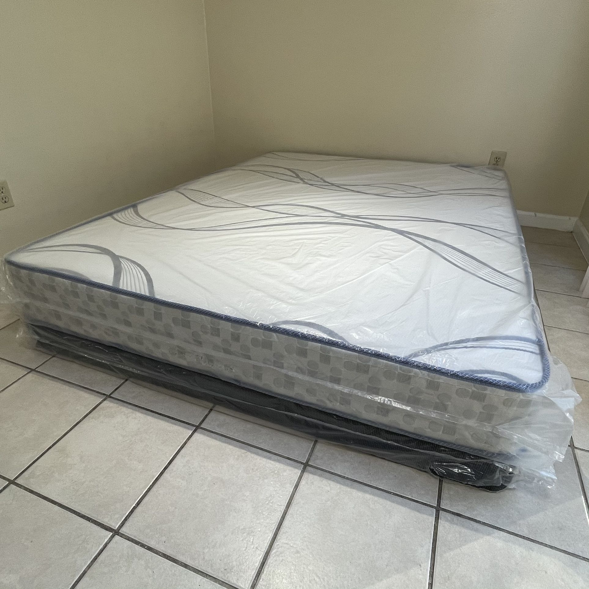 New King Pillowtop Mattress And boxspring Set! FREE SAME DAY DELIVERY