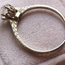 14kt White Gold Solitaire 
