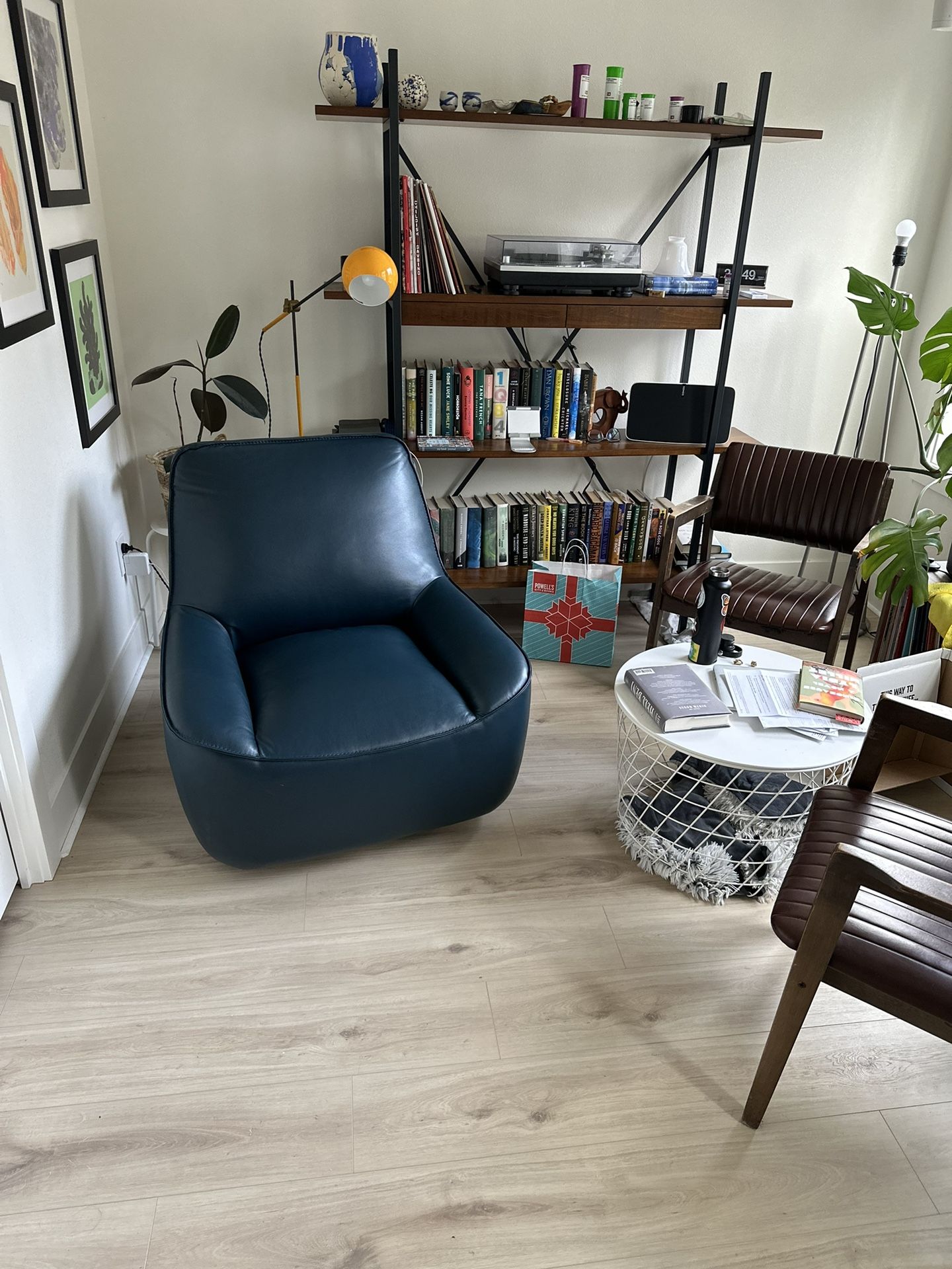 Dania Swivel Chair