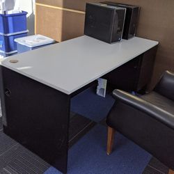 Bundle 3 Units Heavy Duty Desk With Lockable Drawers And Cable Hole