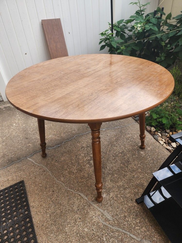 Ethan Allen Table & Chairs