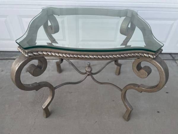 Heavy Duty End Table with Thick Tempered Glass Top