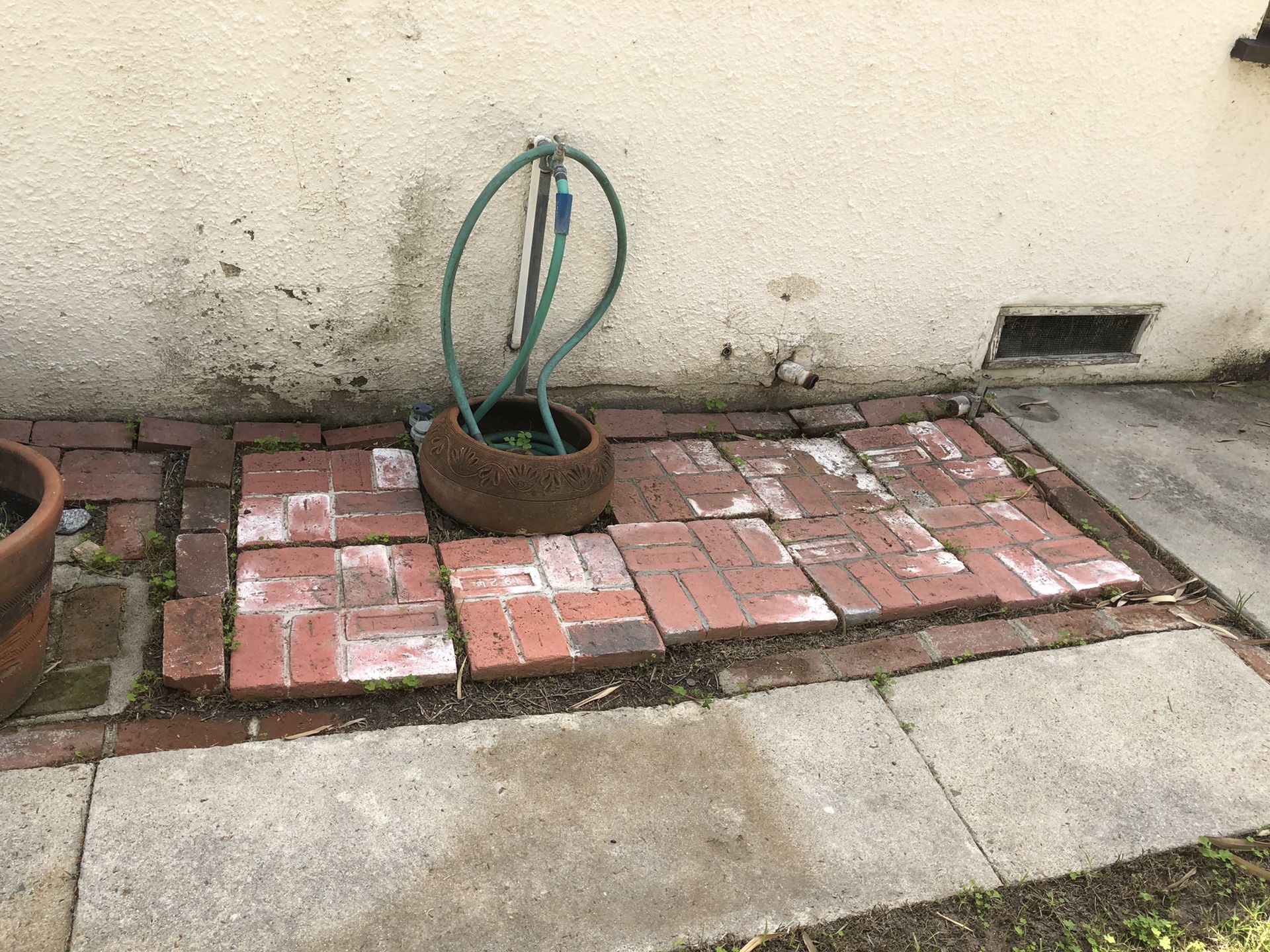 14 brick pavers 16x16 Home Depot