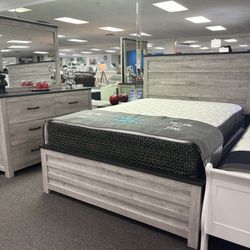 Wooden Style Bedroom Set 5pc For Sale  ( Furniture Assembly) FREE MATTRESS!