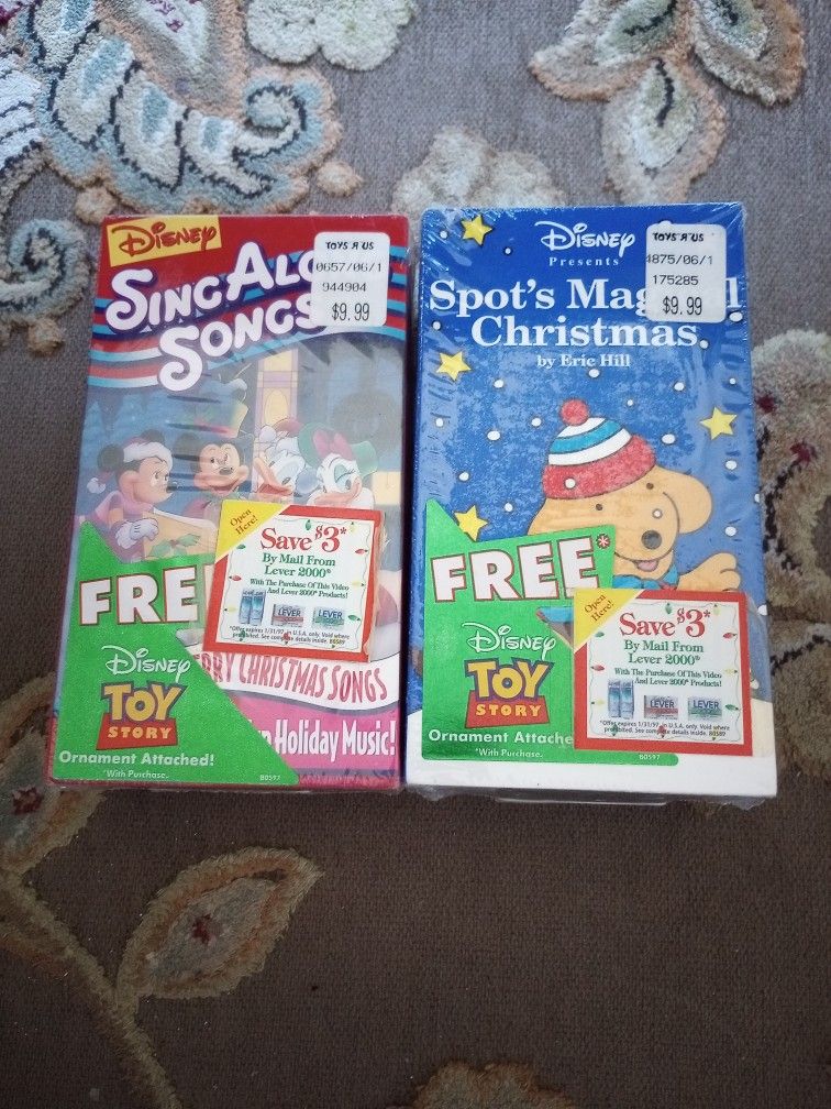 Brand New VHS Tapes 1996 Disney Spot's Magic Christmas With Free Christmas Ornament And Sing Along!!OBO!!