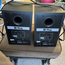 Studio JBL monitors 