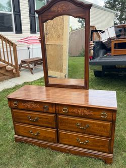 Wood Dresser with Mirror 6 drawers