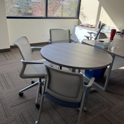 Round Table With 2 Chairs