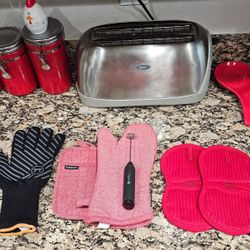 Brand Names, Red Kitchen Oven Mitt, Grill Glove, Pot Holders, Electric Milk Frother LOT