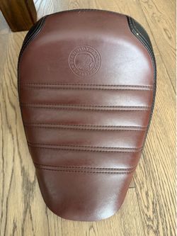 2018 - 2024 GENUINE INDIAN SCOUT BOBBER OEM SOLO RIDER SEAT - BROWN LEATHER