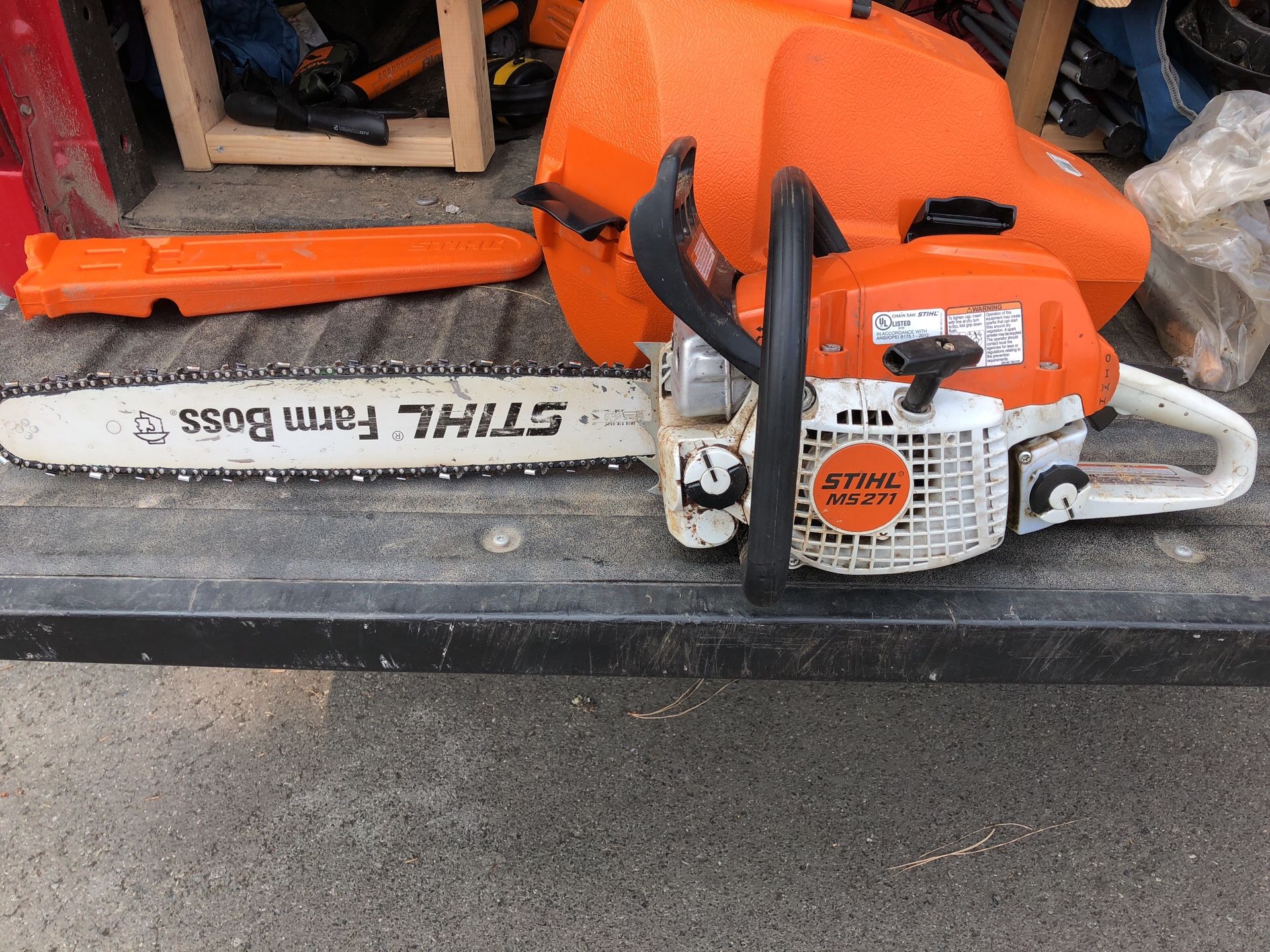 Chainsaw : Stihl 271 farm boss PRICE REDUCTION