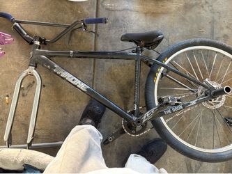 29 inch haro and throne