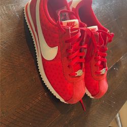 Nike Cortez Size 2 Little Kid new!