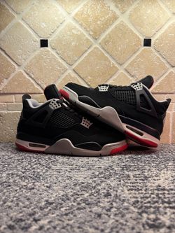 -Jordan 4 “Bred” -Size 9.5M -Barely used -All stars ✨  -Rep box -Shipping available -Dm for more info