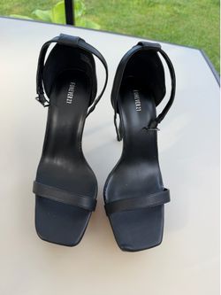 PICK UP TODAY – Forever 21 Black High Heels (Size 11)