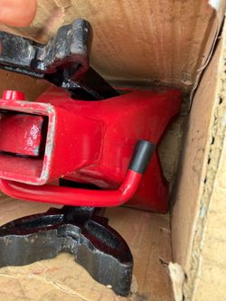 Two jacks stand in bags 3 ton