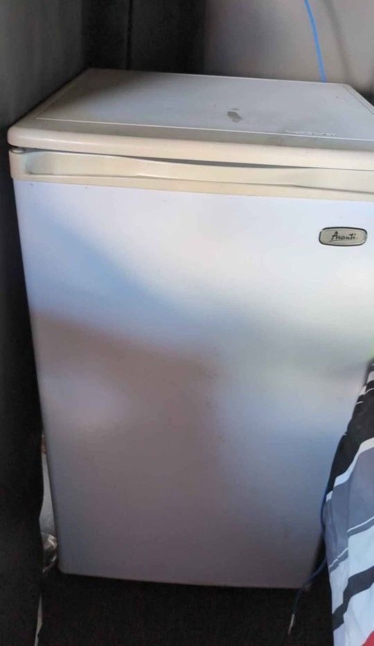 Mini Refrigerator 